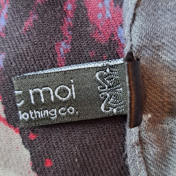 C'est Moi Large Abstract Infinity Scarf - Picture 7 of 7